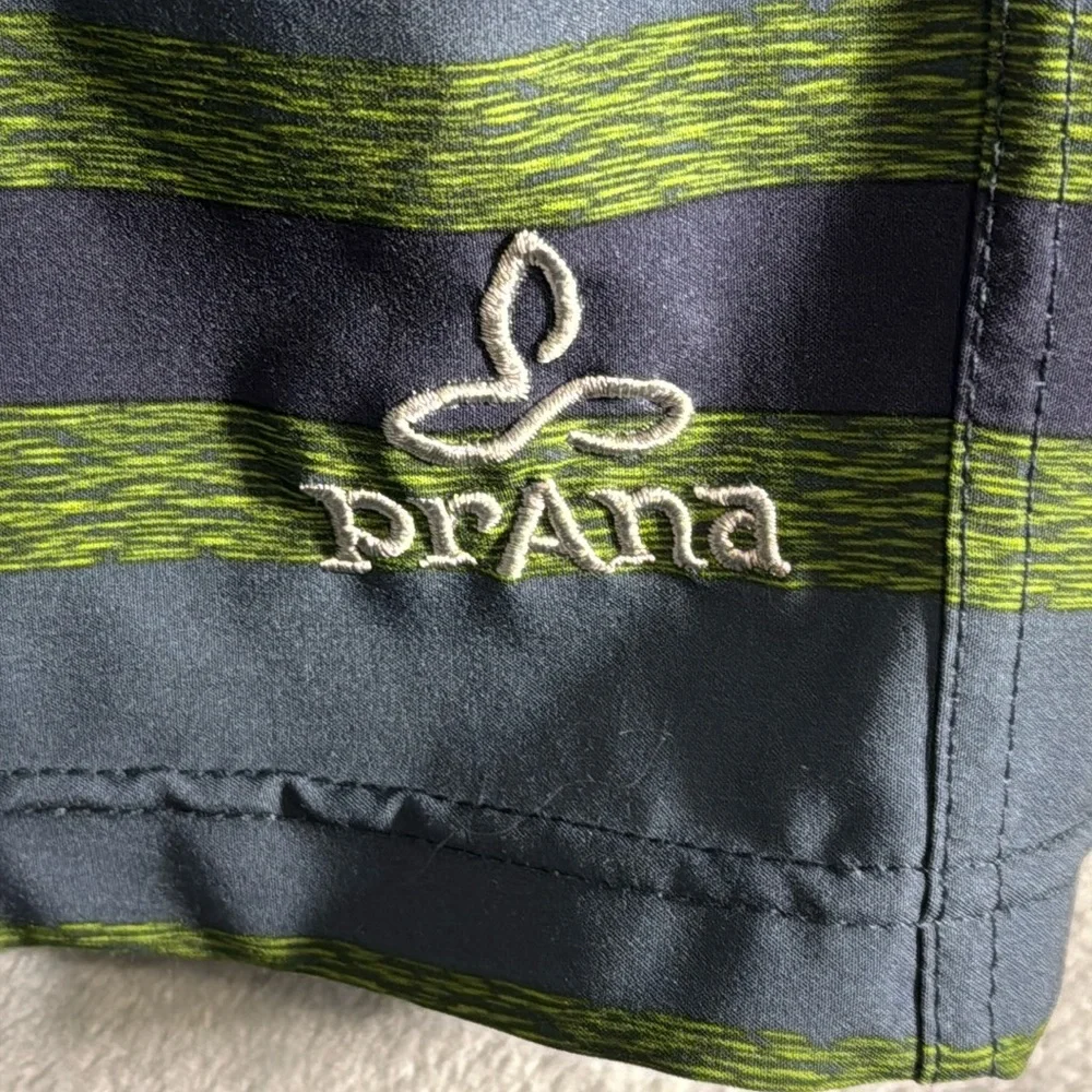 Prana shorts‎ Prana breathe shorts men’s size 28 Blue and Green Board Shorts